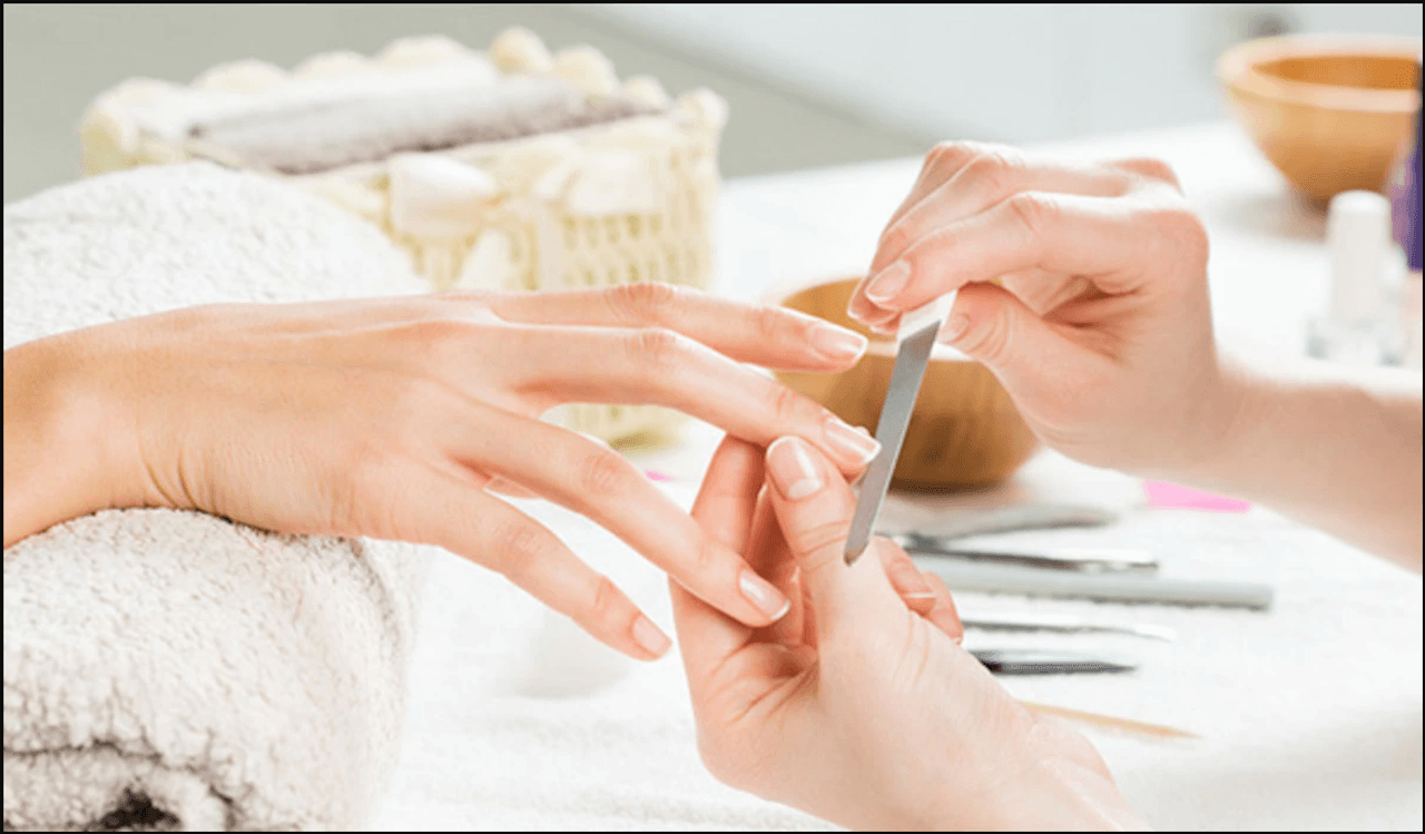 Classic regular manicure service